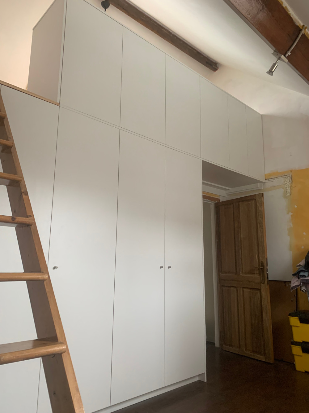 kast voor mezzanine met trap